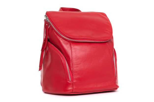 Sac à dos femme rouge sur fond blanc.