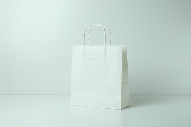 Sac en papier blanc