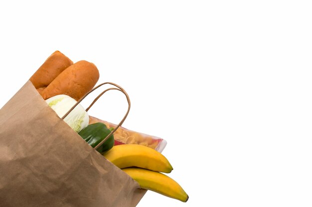 Sac en papier avec différents types d'aliments