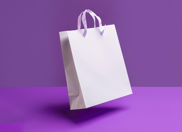 Photo sac shopping blanc sur fond violet