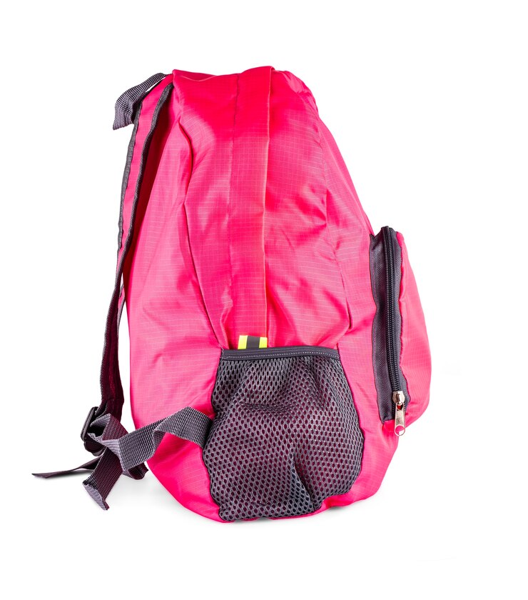 Photo le sac de sport pour femmes rose isolé sur blanc