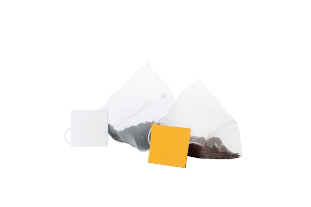 Sachet de thé en forme de pyramide PNGa isolé sur fond blanc