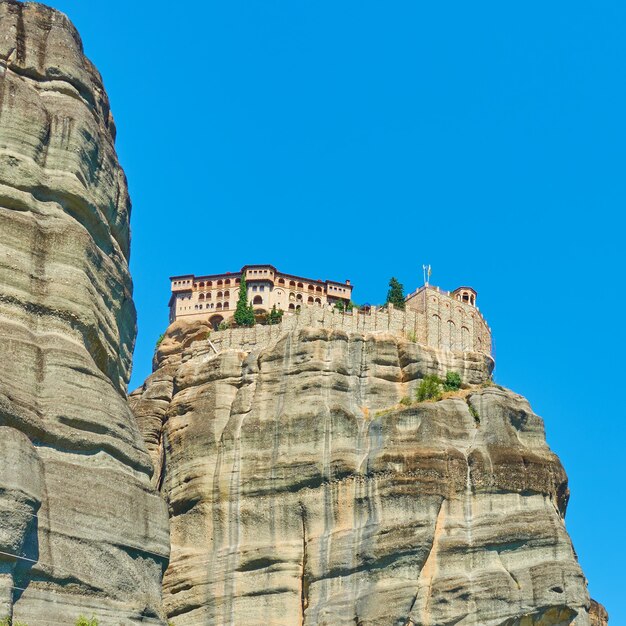 Le Saint Monastère de Varlaam au sommet de la falaise des Météores, Grèce