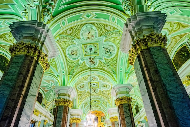 Saint-Pétersbourg, Russie - 5 novembre 2019 : Forteresse Pierre et Paul à l'intérieur, les tombeaux des tsars russes. Saint-Pétersbourg.