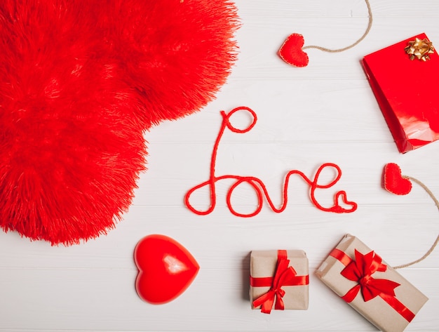 Saint Valentin .présents, décor