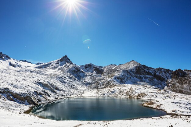 Saison d'automne dans les montagnes Kackar dans la région de la mer Noire en Turquie. Beau paysage de montagnes.