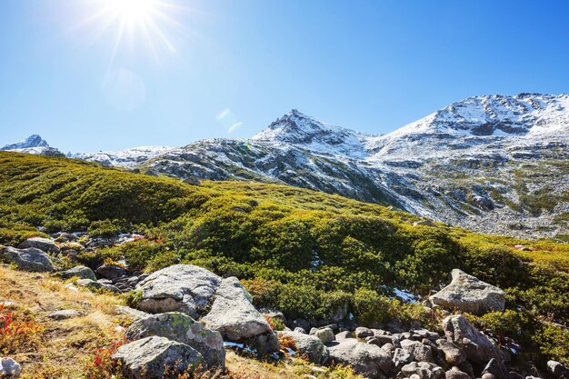 Saison d'automne dans les montagnes Kackar dans la région de la mer Noire en Turquie. Beau paysage de montagnes.