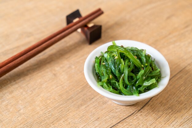 Photo salade d'algues - à la japonaise