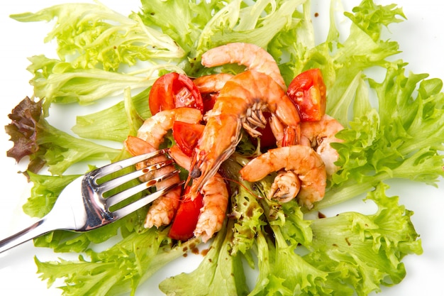 Photo salade aux crevettes fraîches