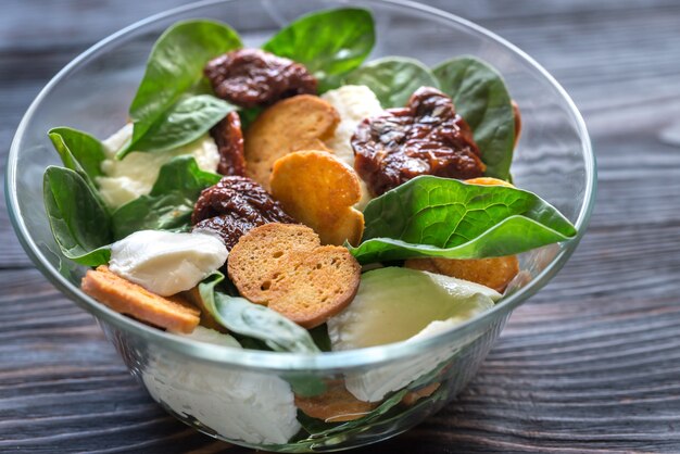 Salade aux tomates séchées au soleil