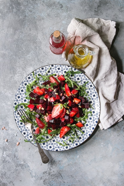 Salade de betteraves et de fraises