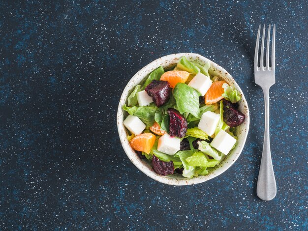 Salade de betteraves, fromage féta et orange.