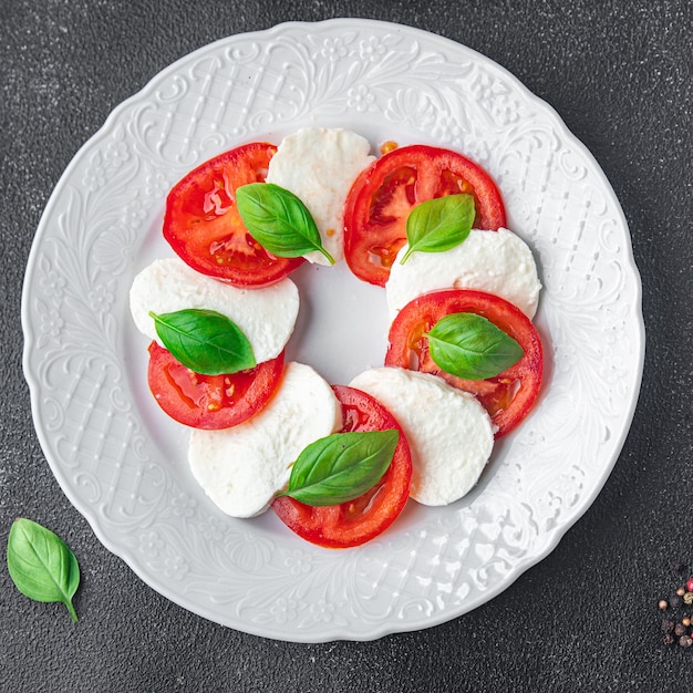 salade caprese mozzarella et basilic tomate repas frais collation alimentaire sur la table copie espace alimentaire