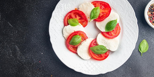 salade caprese mozzarella et basilic tomate repas frais collation alimentaire sur la table copie espace alimentaire