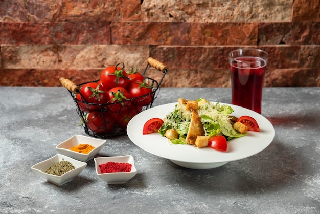 Salade Cesar avec comparaison de poulet