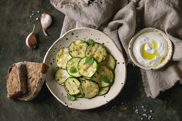 Salade de courgettes grillées