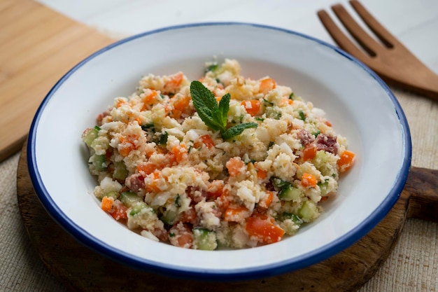 Salade de couscous aux légumes variés