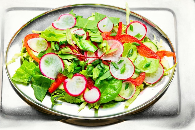 Salade d'été végétalienne