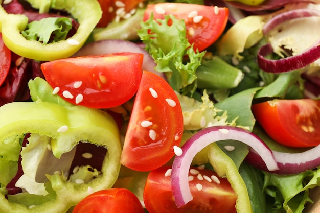 Salade fraîche au sésame dans son ensemble