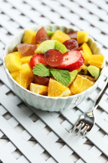 salade de fruits sur la table