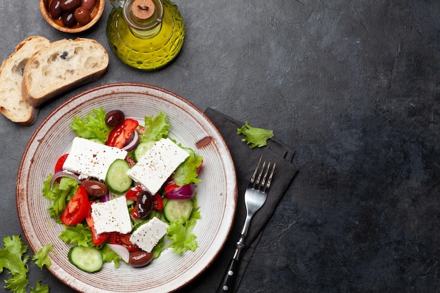 Salade Grecque avec Légumes Frais et Feta