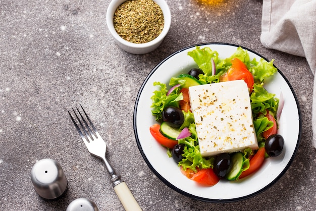 Salade Grecque Traditionnelle à la Feta