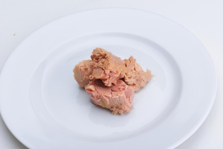 Photo salade de légumes écologiques bio frais, gros plan isolé sur blanc