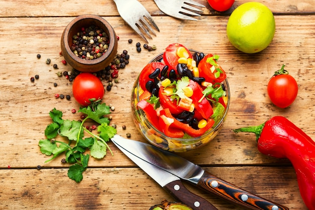 Salade de légumes printaniers