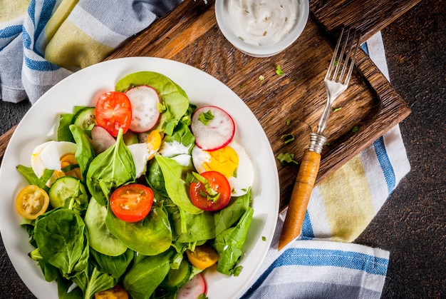 Salade de légumes de printemps