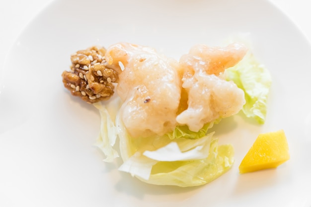 Salade de mayonnaise aux crevettes