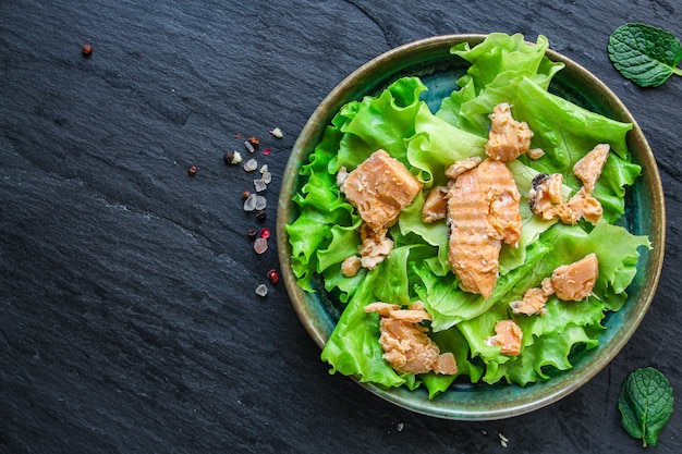 Salade de poisson saumon ou thon en conserve