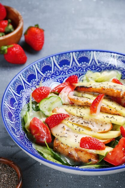 Salade de poulet et mangue