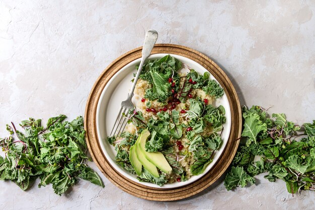 Salade de quinoa au chou frisé