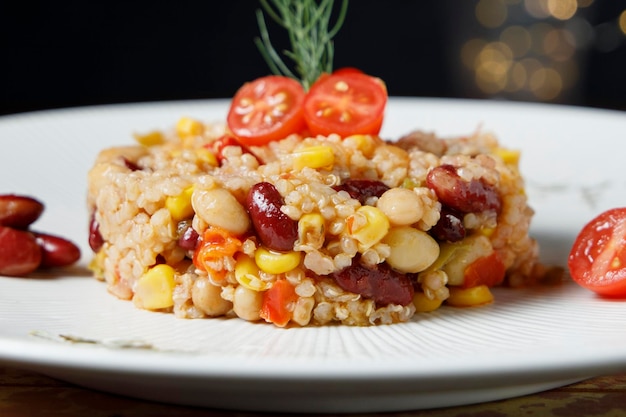 Salade de quinoa aux haricots cerises et herbes