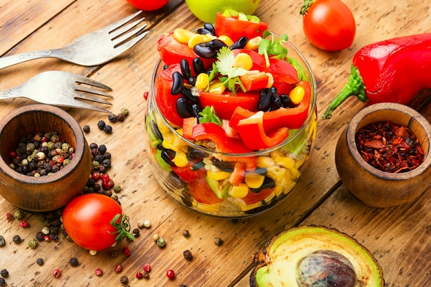 Salade de quinoa et légumes