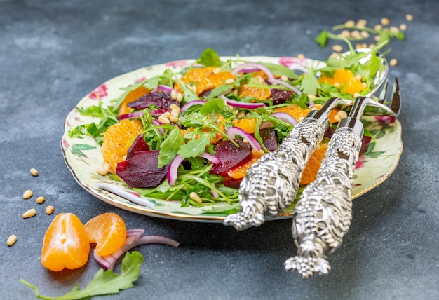 Salade de roquette bio mandarine et betterave au four