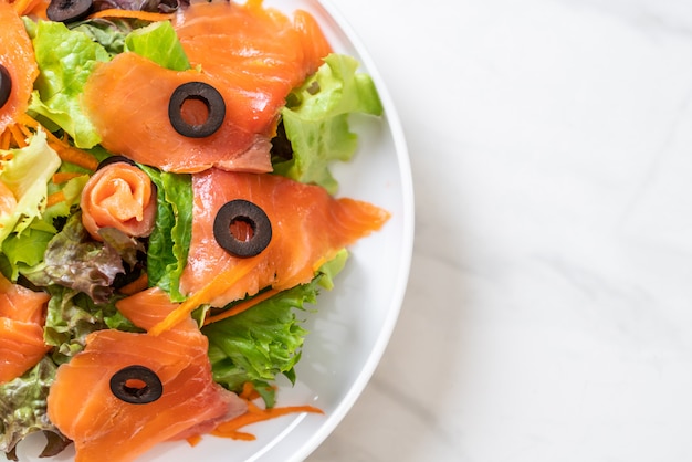 salade de saumon fumé