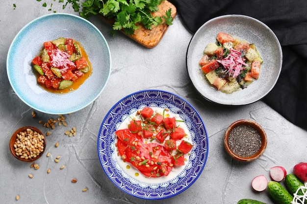 Salade de stracciatella aux tomates et pastèque