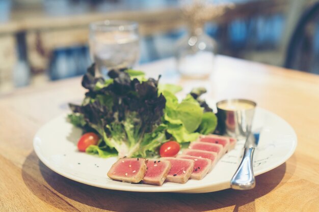 Salade de thon frais aux légumes