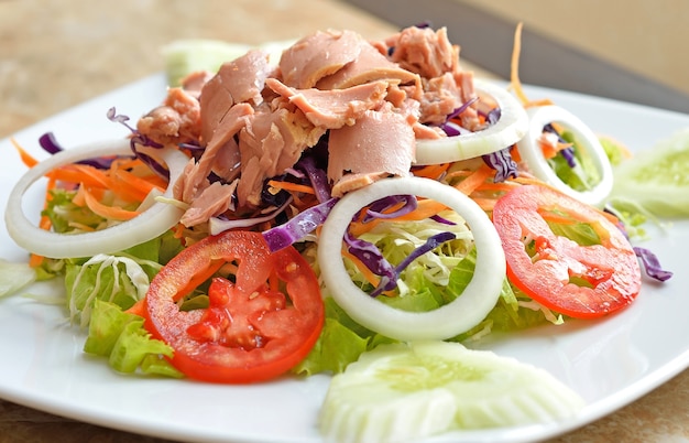 Salade de thon et légumes