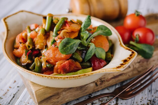 Salade tiède de haricots verts avec tomates et haricots verts