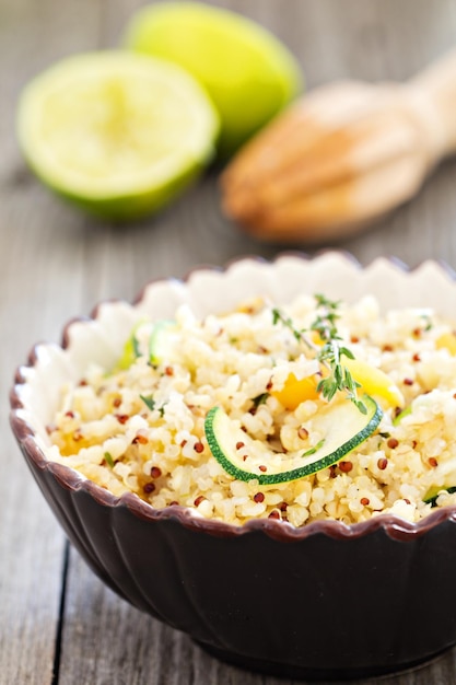 Salade tiède de quinoa aux légumes