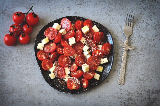 Salade de tomates cerises et fromage blanc