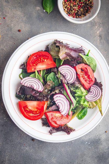 salade de tomates laitue plat de légumes frais repas sain nourriture collation sur la table copie espace nourriture