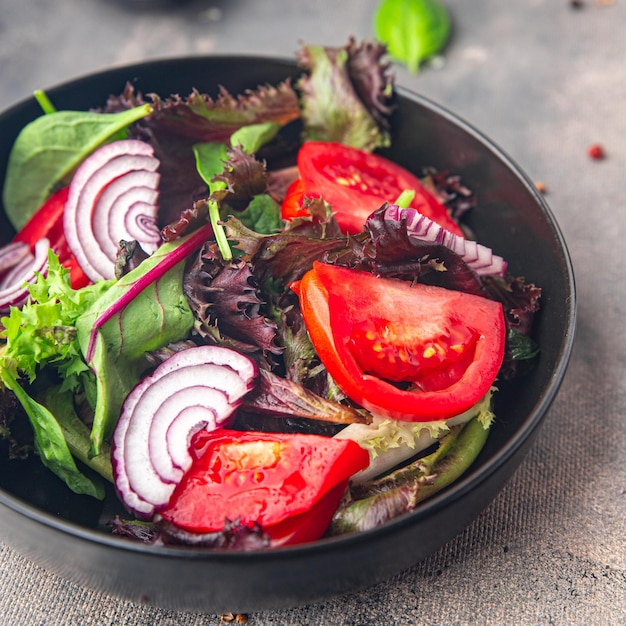 salade de tomates laitue plat de légumes frais repas sain nourriture collation sur la table copie espace nourriture