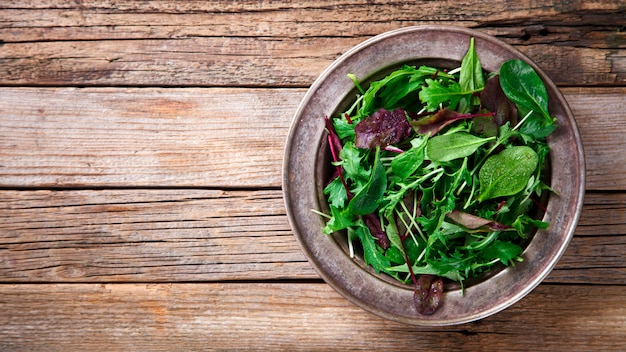 Salade verte et fraîche d&#39;été.