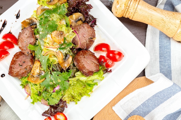 Salade de viande aux légumes