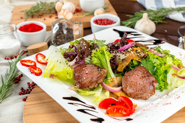 Salade de viande aux légumes