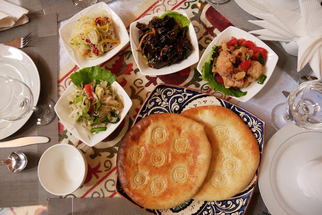 Les salades avant les repas sont toujours servies en Ouzbékistan