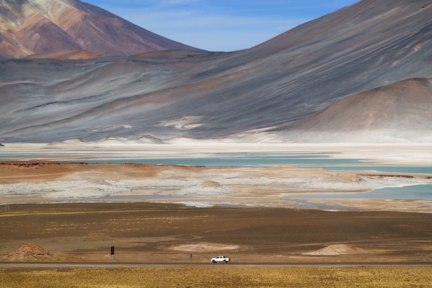 Salar de Talar, appartements au pied du majestueux Cerro Medano, nord du Chili